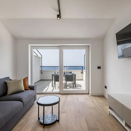 アパート 1 Bedroom Amazing In Potomje
