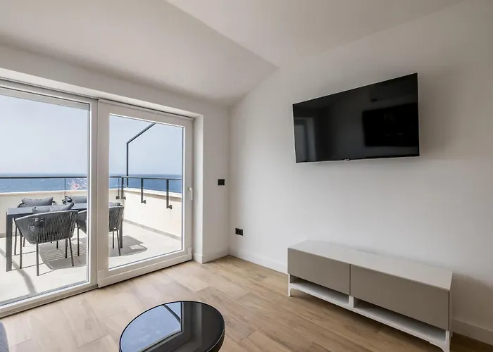 Beautiful In With Swimming Pool 公寓 Potomje