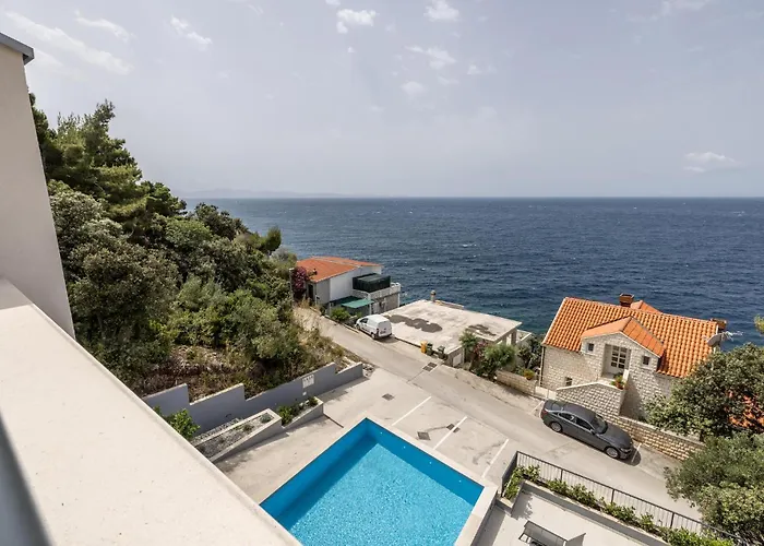 Beautiful In With Swimming Pool * Potomje