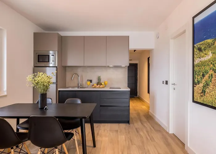 Beautiful In With Swimming Pool 公寓