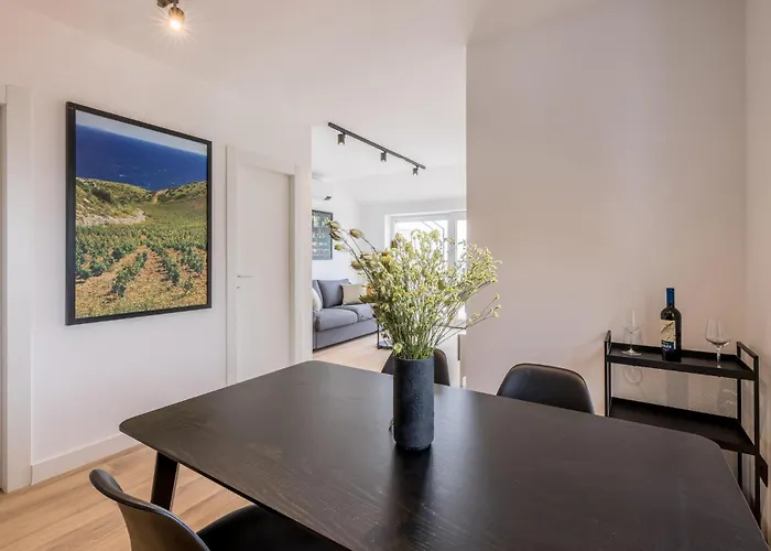 Beautiful In With Swimming Pool 公寓 *